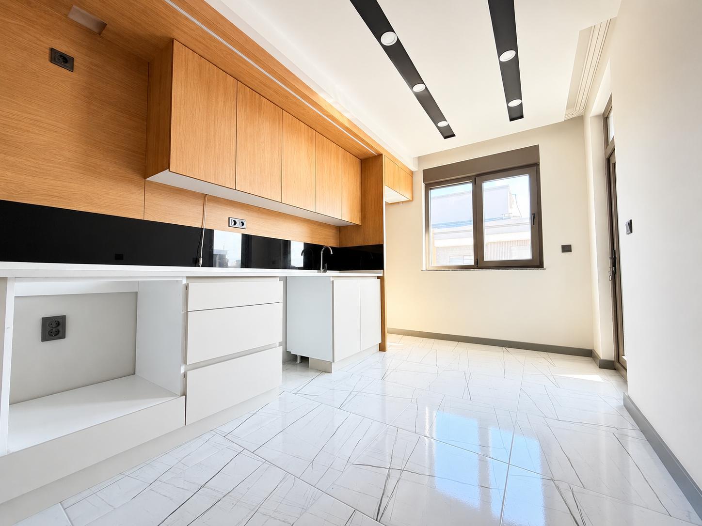 AYDOGMUŞ MAHALLESİNDE SİTE İÇERİSİNDE FULL KONSEPTLİ 2+1 DAİRE