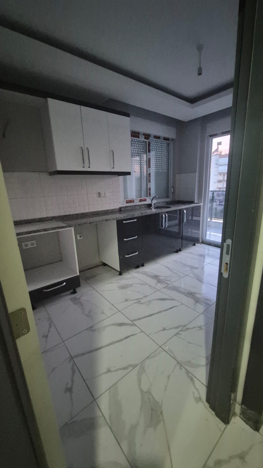 Şelale sınırında 2+1 katta ayrı mutfaklı iskanlı daire