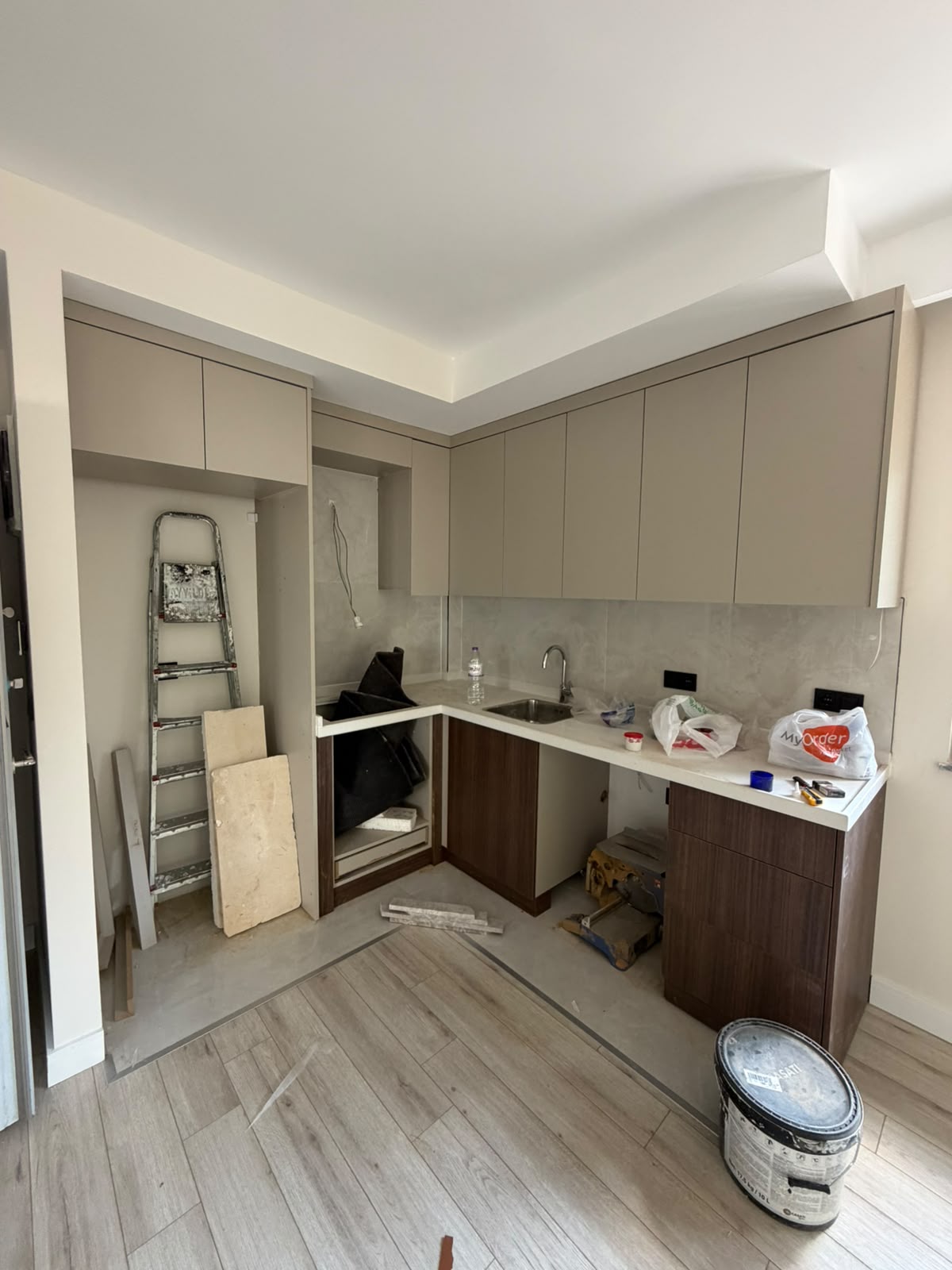 Şelale mahallesi 1+1 giriş lüks dolu daire