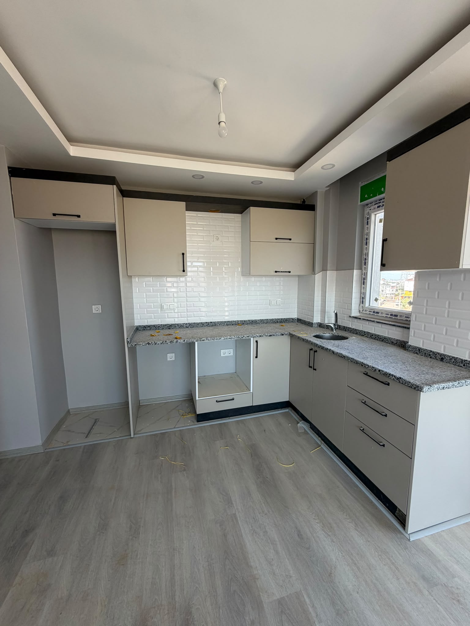 VARSAK KARŞIYAKA MAHALLESİNDE 2+1 HAVUZLU İSKANLI DAİRE