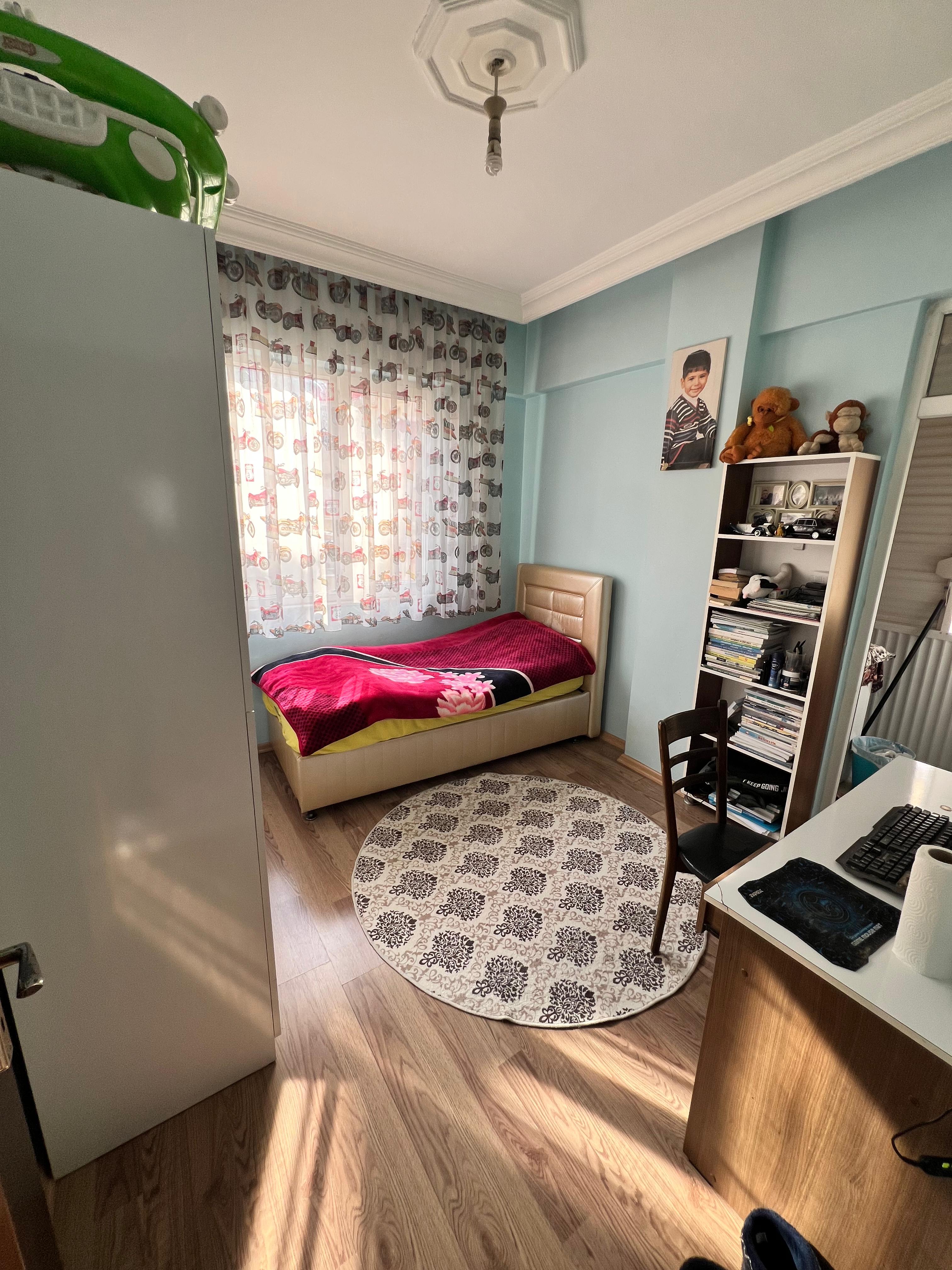 Kuzeyyaka mahallesi ara kat 3+1 140 net geniş daire