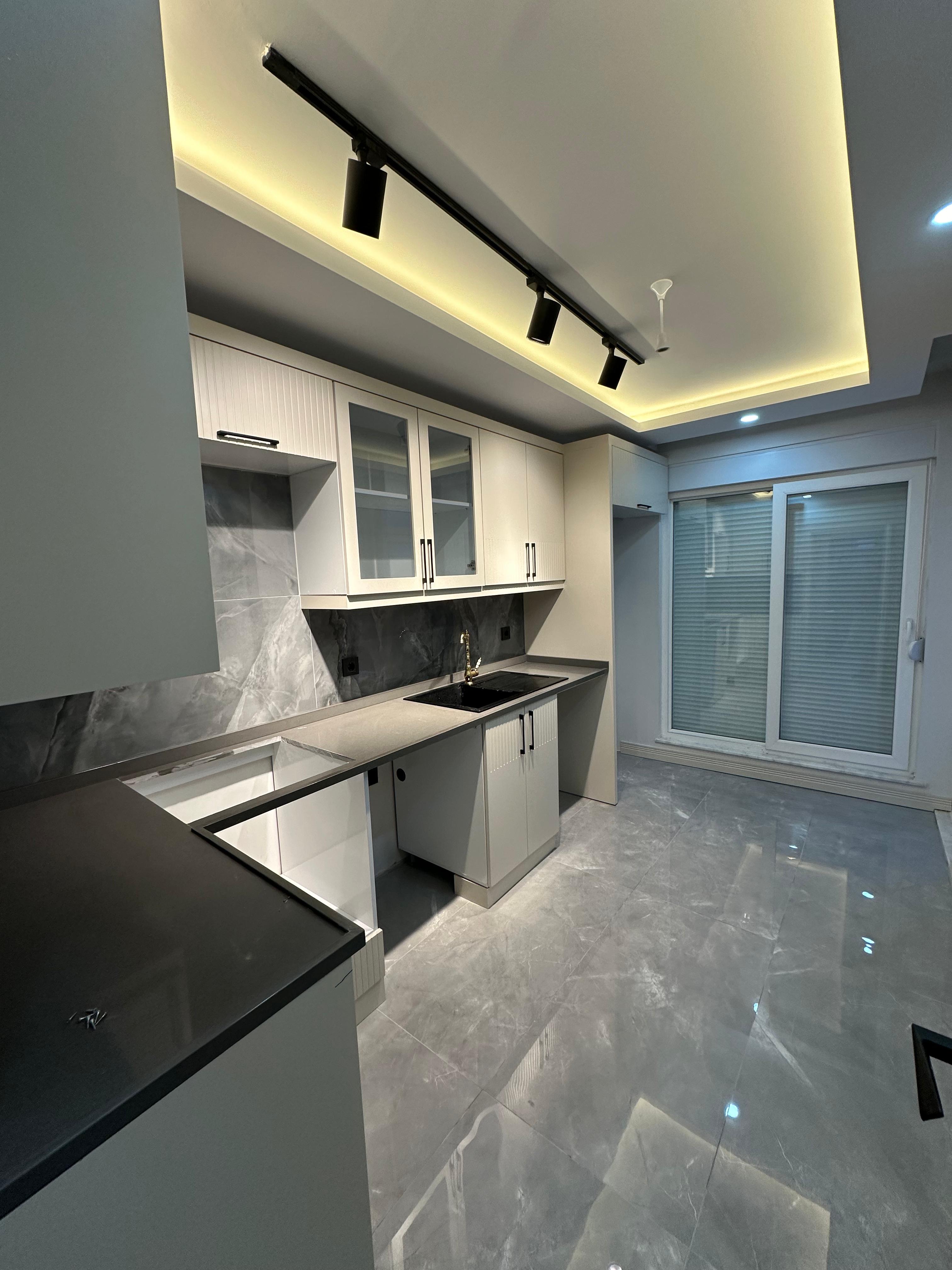 VARSAK AYDOGMUS MAH LUXS SATLIK2+1 daireler
